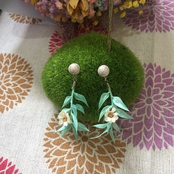 《花枝》|法國白梅和小樺葉 第1張的照片