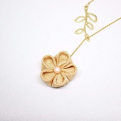 Tsumami Zaiku: Gold Plum Flower & leaves 16KGP Necklace 1枚目の画像