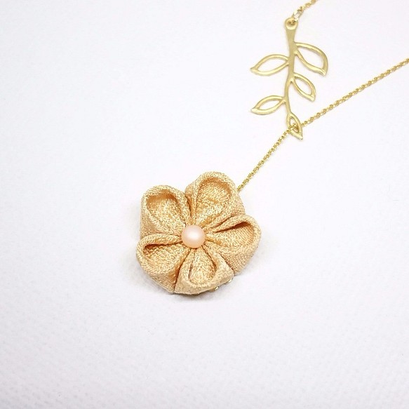 Tsumami Zaiku: Gold Plum Flower & leaves 16KGP Necklace 1枚目の画像