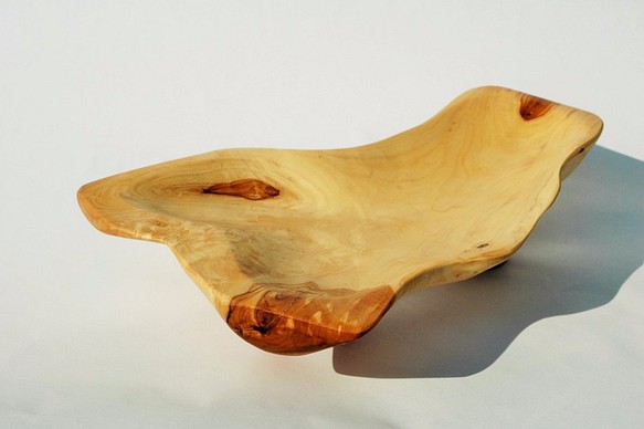 オリーブの木　手彫り皿 1枚目の画像