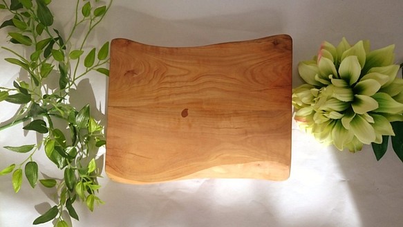 オリーブの木　カッティングボード　～Leccino～  14 1枚目の画像