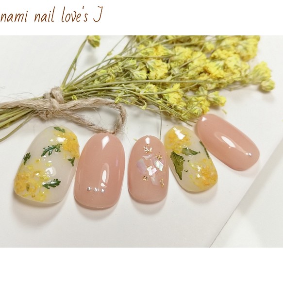 ミモザネイル 晴れの日にも お呼ばれ オフィス シンプル 大人かわいい イエロー ベージュ ネイルチップ ネイルシール Nami Nail Love S J 通販 Creema クリーマ ハンドメイド 手作り クラフト作品の販売サイト