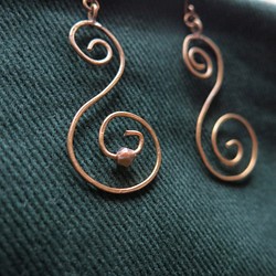 henna的旋轉線 耳環 第1張的照片