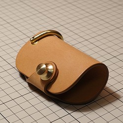 意大利皮革鑰匙包智能鑰匙對應黃銅金屬自然 第1張的照片