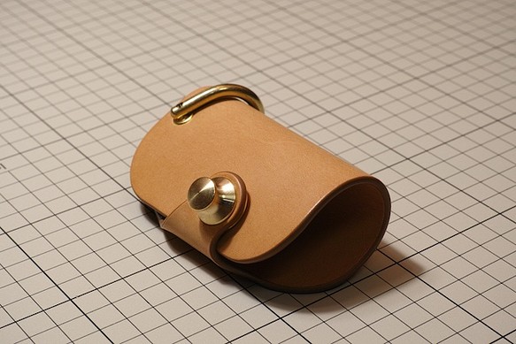 意大利皮革鑰匙包智能鑰匙對應黃銅金屬自然 第1張的照片