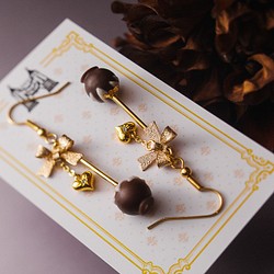 小巧的黑巧克力無環耳環/tiny dark chocolate pierced earrings 第1張的照片