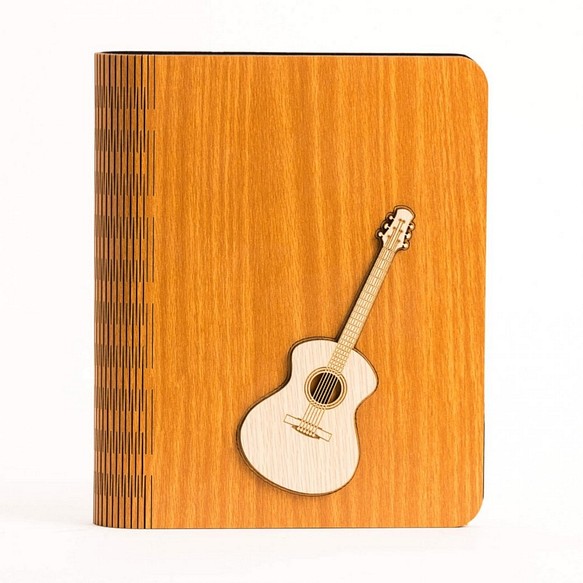 木頭方程式【客製化─顏色及圖案皆可更換】A5一體筆記本-木吉他(貼面-小)　筆記本／文具／禮物／贈品 第1張的照片