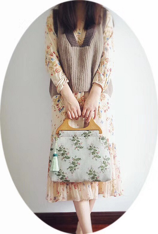 蔓と花刺繍バッグ レース鞄 スペシャルセール 1枚目の画像