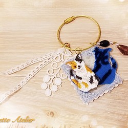 Nanette Atelier 手作蕾絲(Lace)飾品  貓之樂園系列：耳環、心口針及鎖匙扣 第1張的照片
