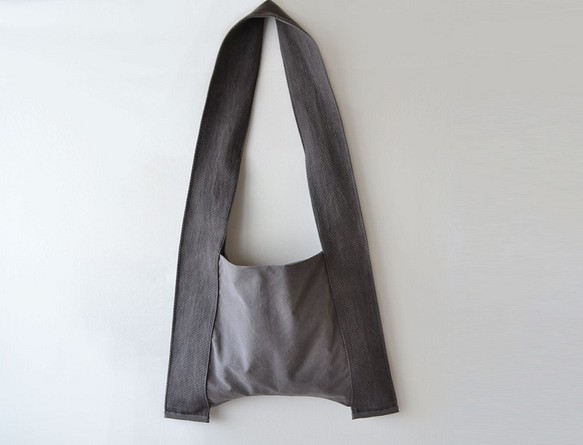 《 受注制作 》《草木染め》刺し子織りとモールスキンのバッグ【 Myrobalan 】 1枚目の画像