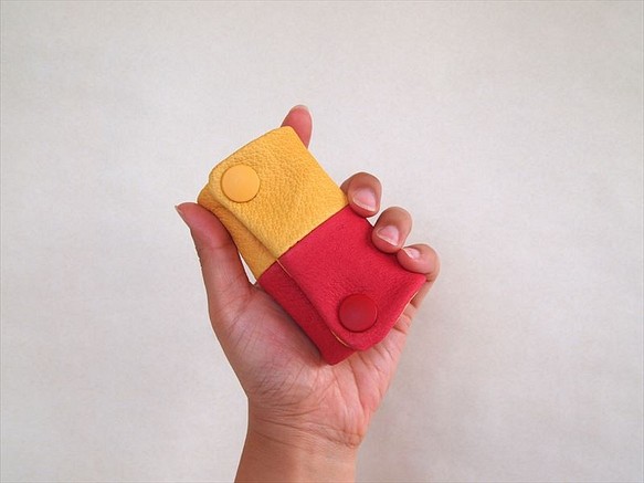 [定制]皮革鑰匙包[黃色x紅色]雙色雙色皮革鑰匙圈皮革禮物新生活禮物 第1張的照片