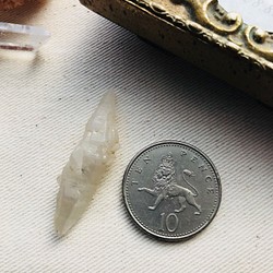 スリランカ産・サファイアクリスタル - 天然石