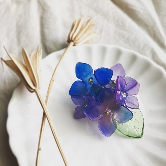 KOKONOE 【陽毬】透明樹脂 繡球花紫陽花兩用髮夾/胸針 第1張的照片