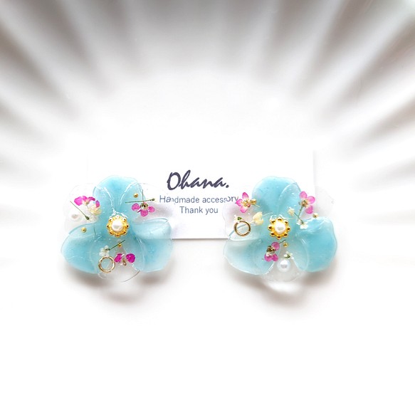 レジン 花 ブルー イヤリングorピアス イヤリング ノンホールピアス Ohana 通販 Creema クリーマ ハンドメイド 手作り クラフト作品の販売サイト