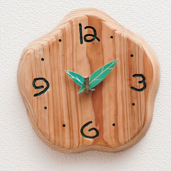 木の手作り掛時計 1枚目の画像