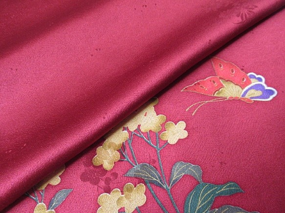 紅、金、蝴蝶和四季花卉圖案 純絲家徽設計 Dashiko Tango Chirimen No.125-10 右前身下擺 [100 第1張的照片