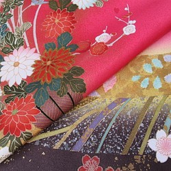 深粉色、金色、花輪圖案、純絲徽章設計、錦緞、Tango Chirimen No.131-4、右袖前部 [100cm x 39cm 第1張的照片