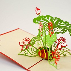 ポップアップカード 手作り切り紙　立体カード　ハス花 （レッド） 1枚目の画像