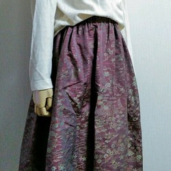 着物リメイク・スカート　シルク　アンティークの着物で作りました膝丈スカート(紫) 1枚目の画像