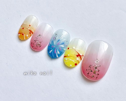 ヨーヨーネイル 花火ネイル グラデーション 浴衣 夏 デート お祭り ネイルチップ ネイルシール Mika Nail 通販 Creema クリーマ ハンドメイド 手作り クラフト作品の販売サイト