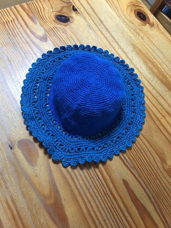 リネンの糸で編んだ夏帽子(ブルー) 1枚目の画像