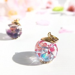 晴桜〜 天然石とかすみ草の ガラスドーム ネックレス 桜 春色 ハーバリウム ホワイトデー 1枚目の画像