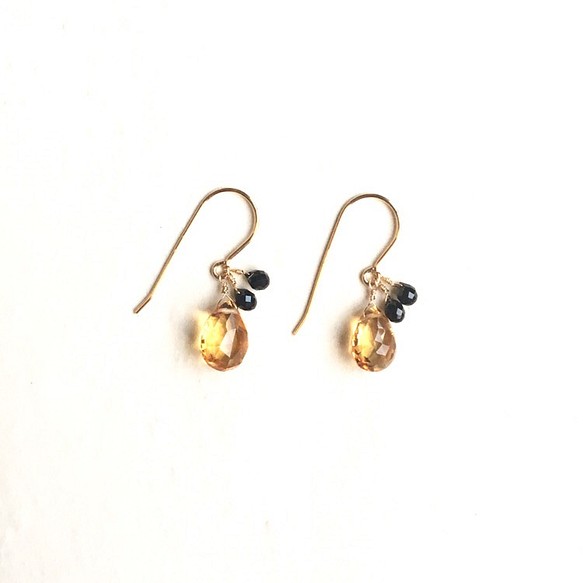 【十一月生日石】美麗的“黃水晶”x“黑色尖晶石”14kgf耳環/耳環 第1張的照片