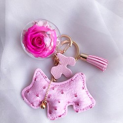 狗狗永生花吊飾 粉紅色鑰匙圈 情人節禮物 新年禮物 第1張的照片