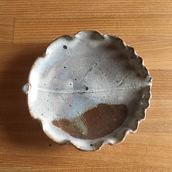 粉引 木の葉 小皿 1枚目の画像