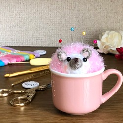 はりねずみ ピンクッション  キラキラかわいい ハリネズミ 編みぐるみ 1枚目の画像