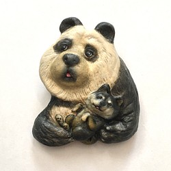 立体ブローチ(パンダと柴犬) 1枚目の画像