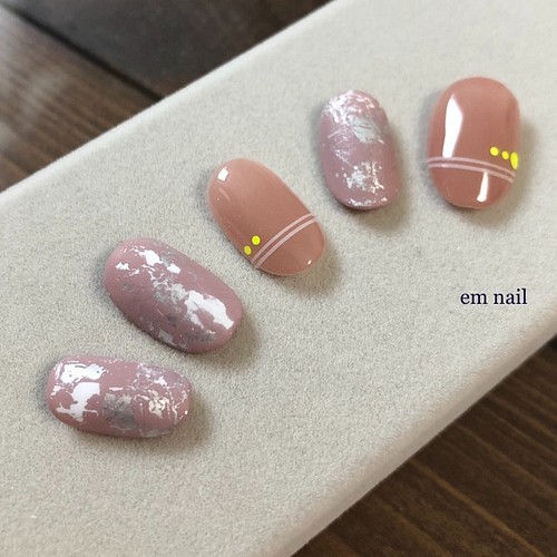 ホイル ラインテープアート ネイルチップ ネイルシール Em Nail 通販 Creema クリーマ ハンドメイド 手作り クラフト作品の販売サイト