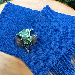 【畑からの優しい贈り物】 手紡ぎオーガニック和綿藍染マフラー 1枚目の画像