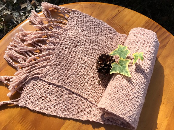 【畑からの優しい贈り物】 手紡ぎオーガニック和綿ベンガラ染マフラ－ 1枚目の画像