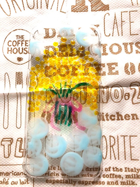 シャボン玉に浮かぶミモザの花束iPhoneケース 1枚目の画像
