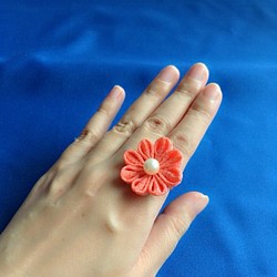 かわいいお花のリング（オレンジ系） 1枚目の画像