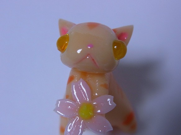 猫と桜（チャトラにゃんこ） 1枚目の画像