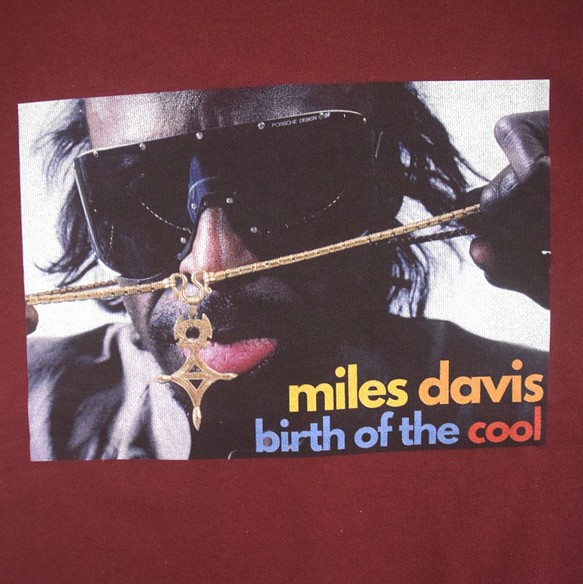 MILES DAVIS」ボルドー ジャズスウェット（写真家・内山繁氏コラボ