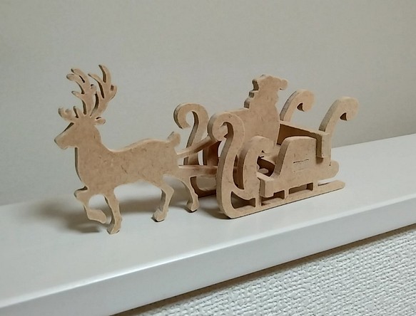 クリスマスのトールペイント用 白木 材料　サンタとトナカイとソリ 1枚目の画像