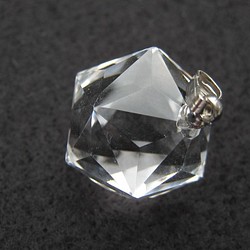 水晶（クリスタルクォーツ） 五芒星二十面体 ペンダントトップ（サンキャッチャートップ） 1枚目の画像