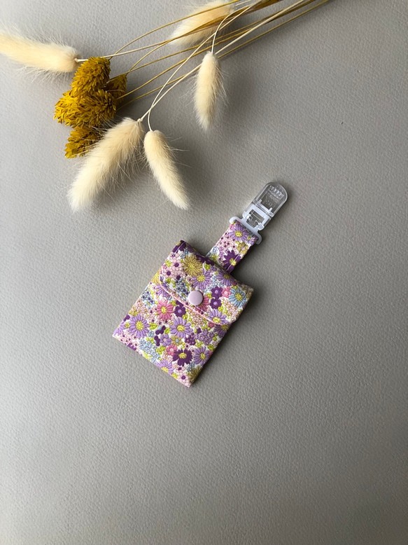 [ラッキーバッグをピンで留める]-咲くマーガレット（紫の花） 1枚目の画像