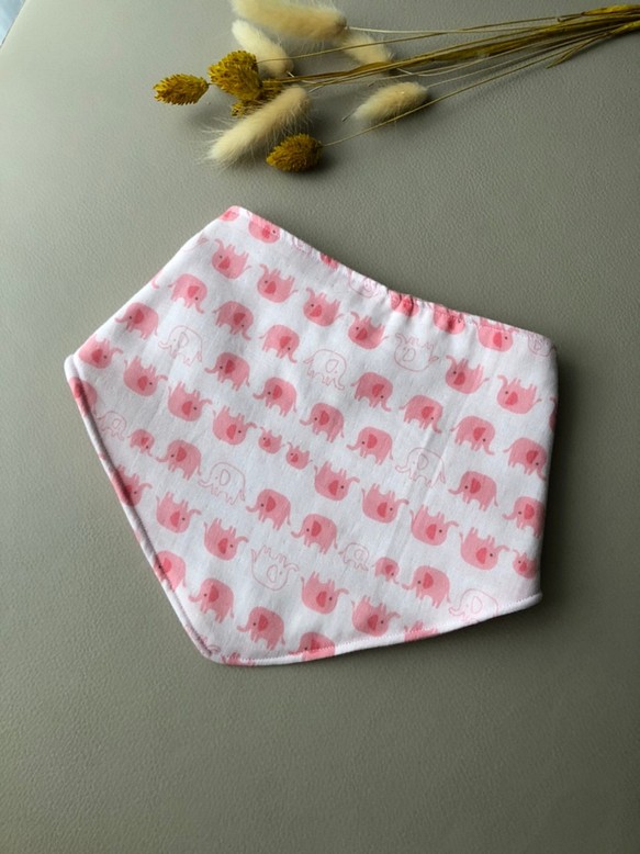 【棉柔八層紗三角巾】粉紅小象魔法世界-嬰兒純棉三角巾、口水巾 第1張的照片