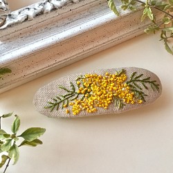 含羞草季節緞面刺繡瓦萊塔 第1張的照片