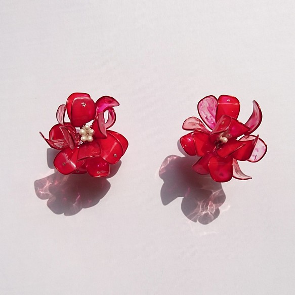 <赤紅>造型手工設計樹脂耳環/耳釘款/earring/accessories 第1張的照片