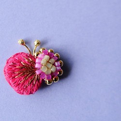 &lt;永恆的蝴蝶〜耳環的蝴蝶〜&gt;耳套✲生動的粉紅色蝴蝶 第1張的照片