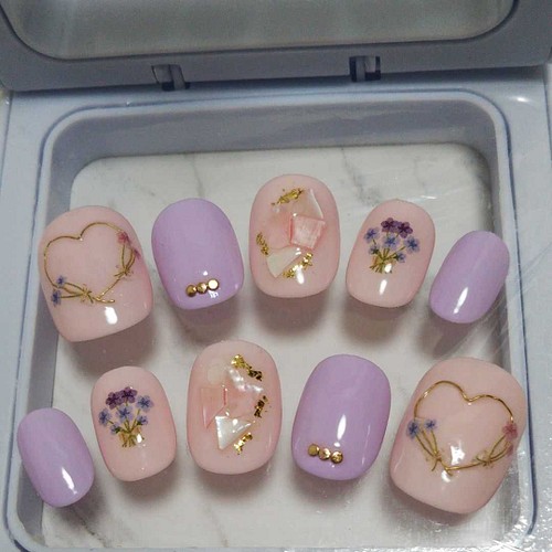 ジェルネイルチップ ミルキーピンク パステルパープル 押し花ネイル ネイルチップ ネイルシール よっちnail チップ サイズ変更ok 通販 Creema クリーマ ハンドメイド 手作り クラフト作品の販売サイト