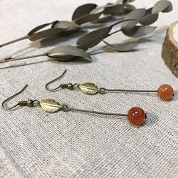 【Unique金工】精緻黃銅耳環 植物系列 垂吊感柑紅色瑪瑙石耳環 ( 可改夾式 ) 第1張的照片