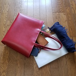 [送料無料] レザートートバッグ  A4サイズ (秋の新色！赤) 1枚目の画像