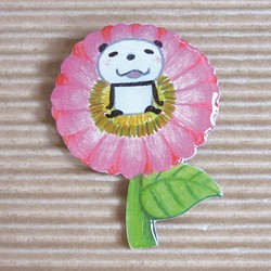 パンダのブローチ(花) 1枚目の画像