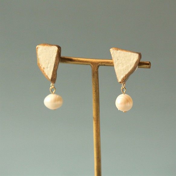 定制唐津燒陶瓷件 x 金繼耳環耳環（白色陶瓷件、淡水珍珠） 第1張的照片